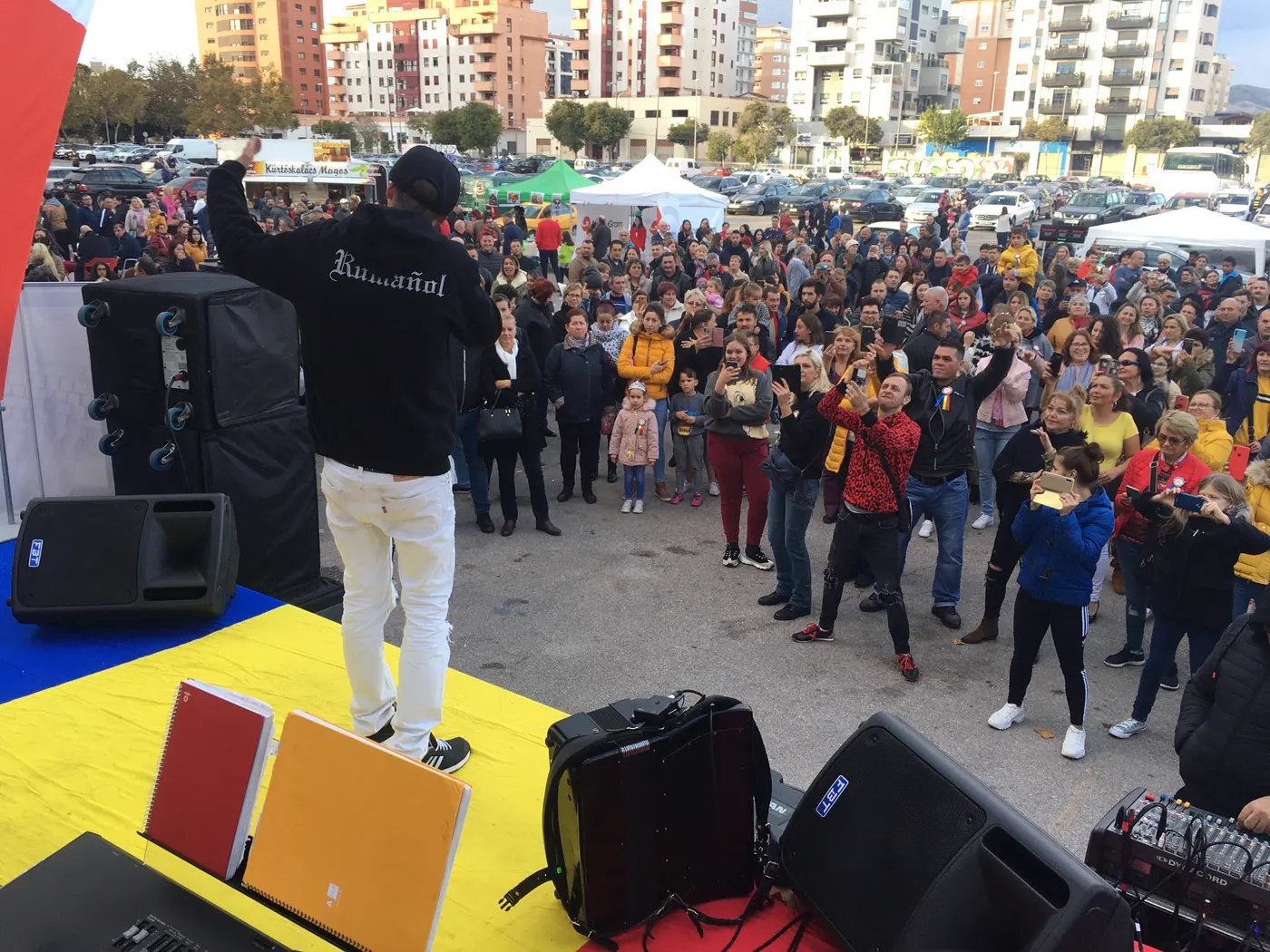 El Rumañol actuando ante una plaza llena
